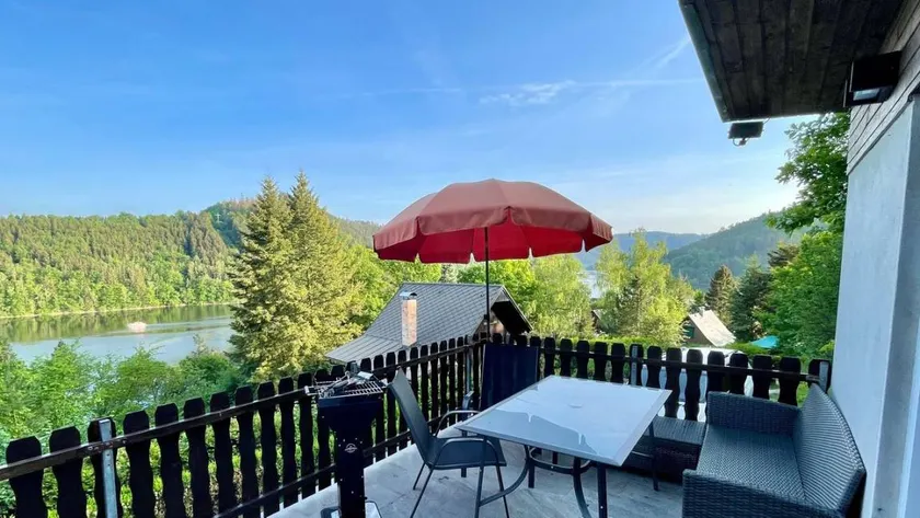 Holiday home with terrace, garden & barbeque | Mountain view - Image 1