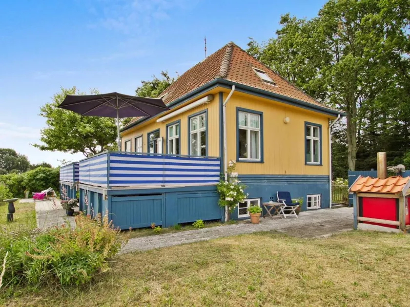 Fully equipped ample house with terrace & garden | Close to the beach - Image 1