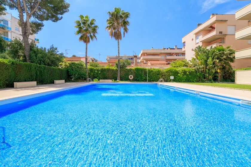 Appartement entièrement équipé avec piscine, jardin et terrasse | Plage à proximité - Image 1