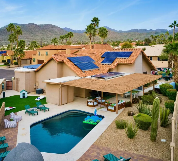 Maison avec terrasse, jardin et jacuzzi | Vue ville - Image 1