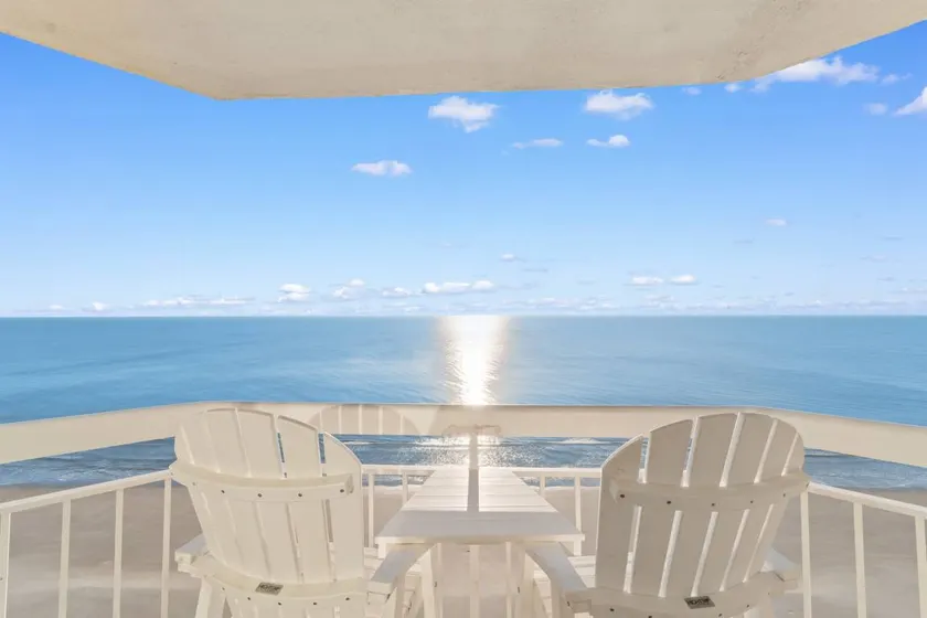 Appartement en copropriété avec jacuzzi et piscine | Vue mer - Image 1