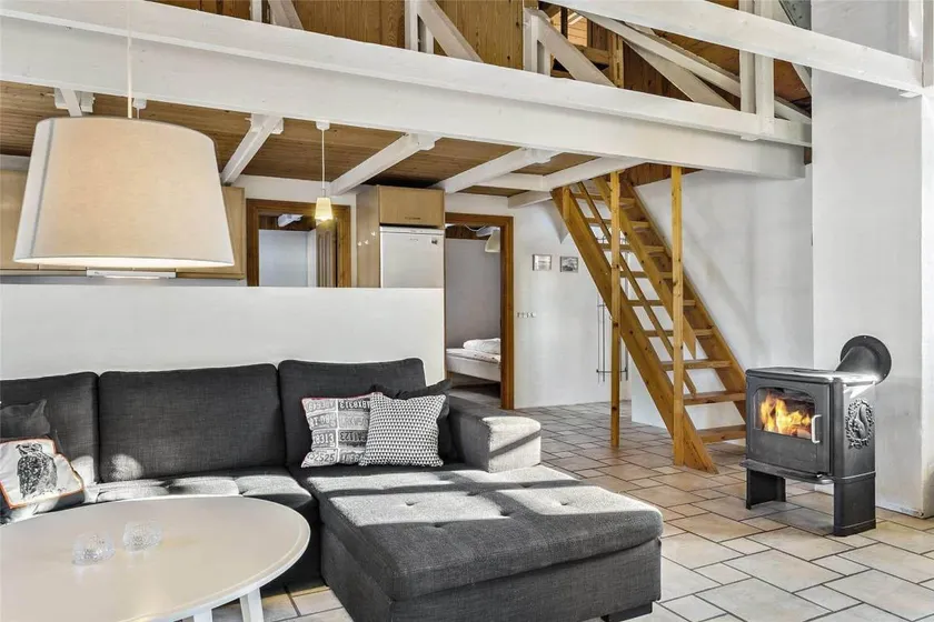 Ample house with hot tub, BBQ & terrace | Pets are welcome - Image 1