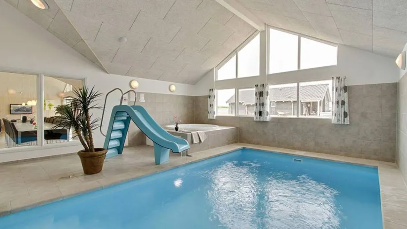 Holiday home with pool, terrace & garden | Pet-friendly - Image 1
