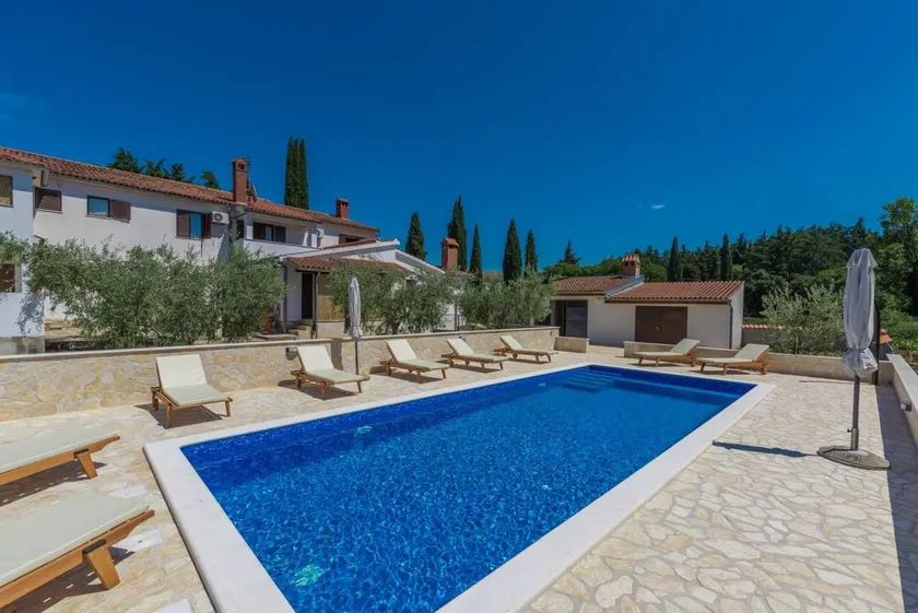 Holiday home with terrace, garden & private pool - Image 1