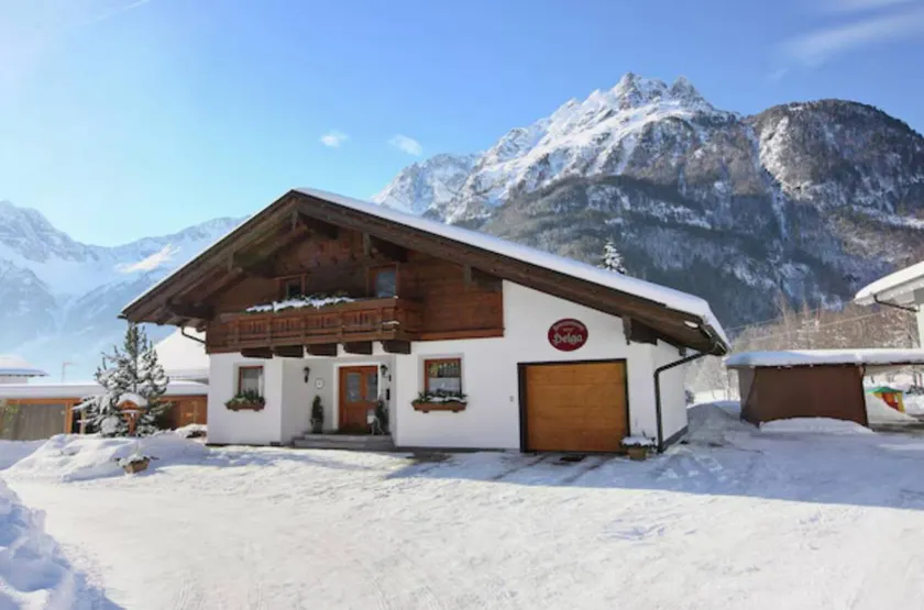 Holiday apartment with terrace | Suitable for remote work - Image 1