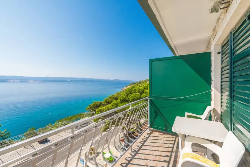 Apartment with barbeque, garden & fast internet | Beach view - Image 1