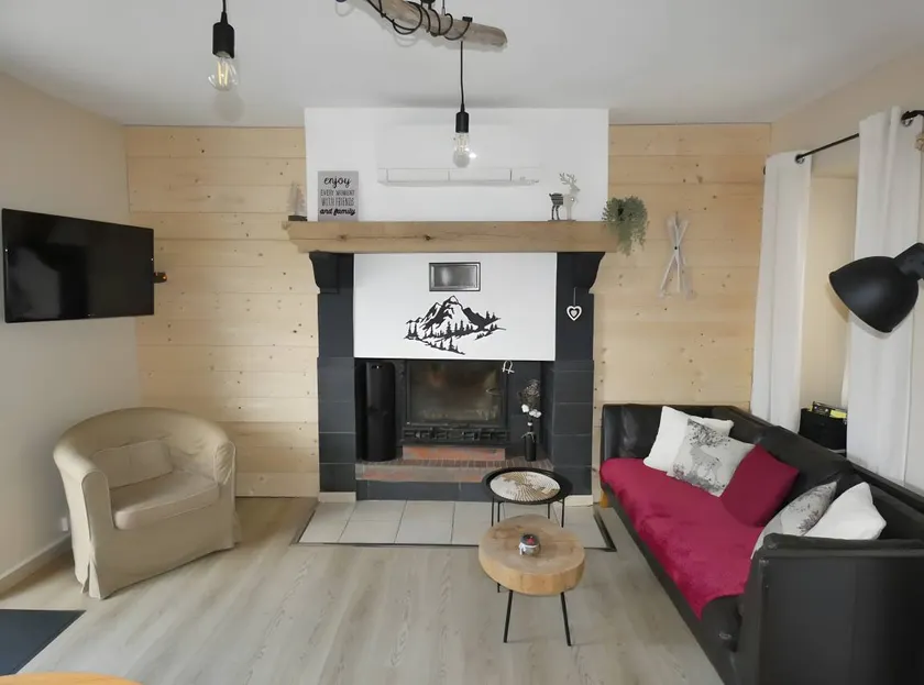 Apartment "Le 65" with Mountain View, Wi-Fi, and Air Conditioning - Image 1