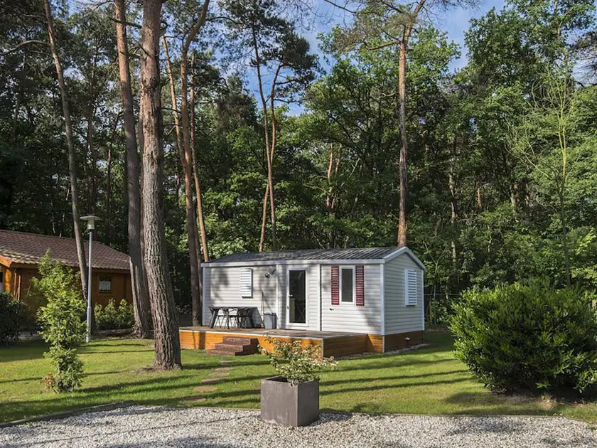 Holiday home with garden & terrace - Image 1