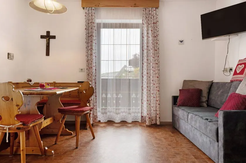 Apartment with garden | Mountain view - Image 1