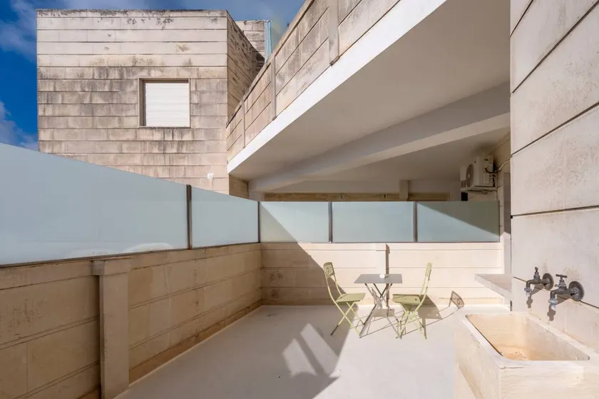 Holiday apartment with terrace - Image 1