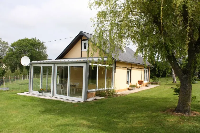 Gite with garden & barbeque | River view - Image 1