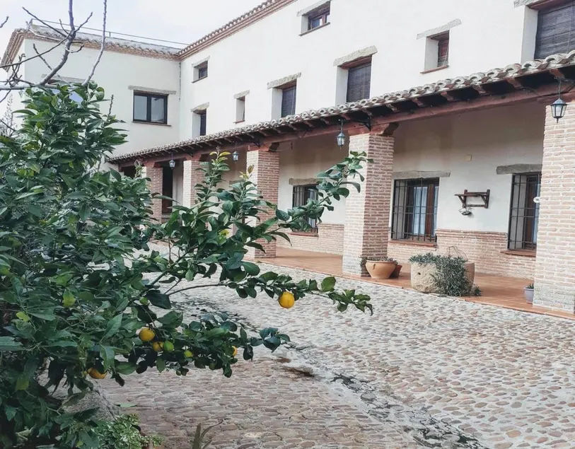 House with BBQ, terrace & private pool | Mountain view | Good for workation - Image 1