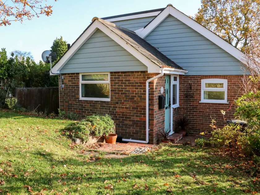 Cottage with garden | Beach view - Image 1