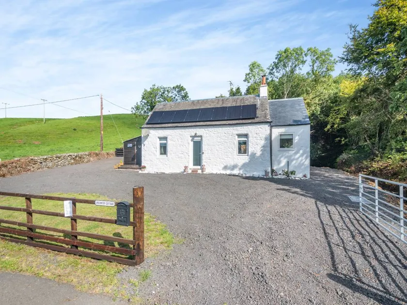 Child-friendly charming cottage with garden | River view | Dogs allowed - Image 1