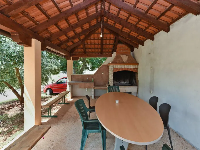 Apartment with barbeque - Image 1