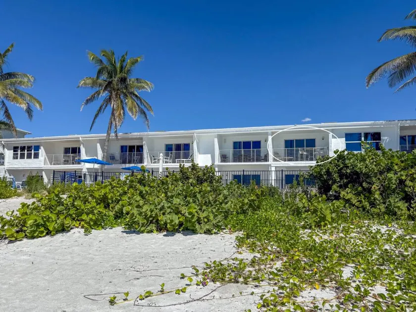 Family-oriented wonderful flat with heated pool & BBQ | Water view | Next to the beach - Image 1