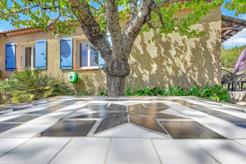 Holiday home with barbeque, terrace & garden | Garden view - Image 1