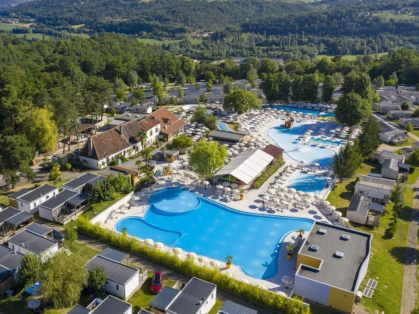 Familienfreundliches Mobilheim mit beheiztem Pool und Terrasse | Haustiere erlaubt - Image 1