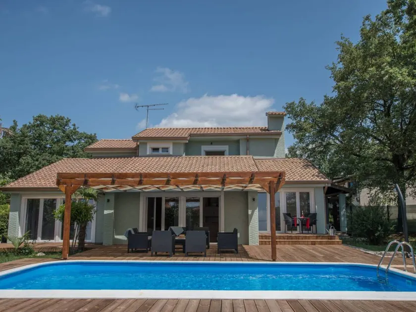 House with private pool, garden & BBQ - Image 1