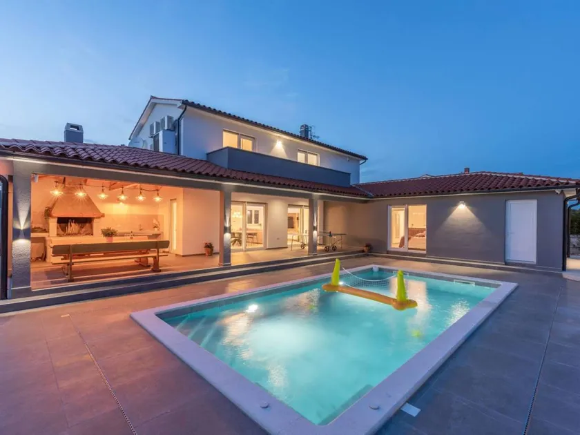 Casa con piscina privata, barbecue e terrazza - Image 1