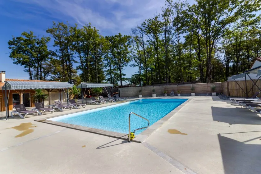 Children-friendly nice cottage with pool, garden & barbeque | Lake view - Image 1