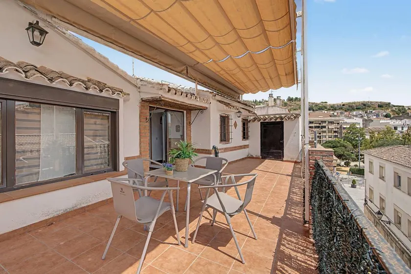 Alcalá Zona Centro Duplex Apartment with Balcony, Wi-Fi & Air Conditioning - Image 1