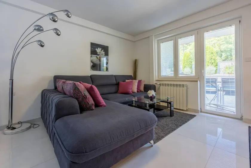 Fully equipped ample holiday home with barbeque, jacuzzi & private pool | Sea view | Pets allowed - Image 1
