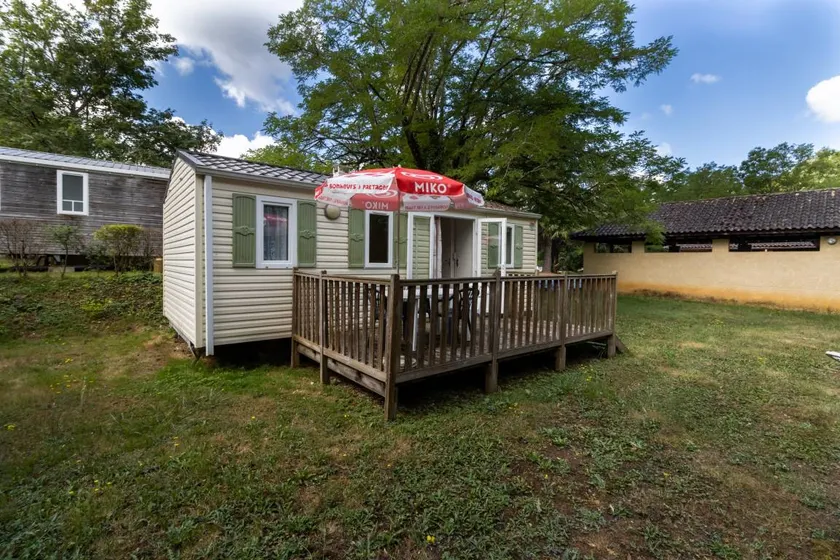 Mobile Home 'Le Noyer' with Shared Pool, Private Terrace and Private Garden - Image 1