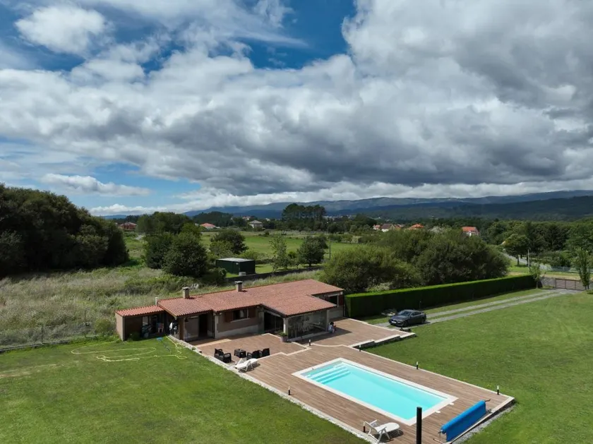 Ferienhaus 'Agro Dos Mouriños' mit Bergblick, Wi-Fi und Klimaanlage - Image 1