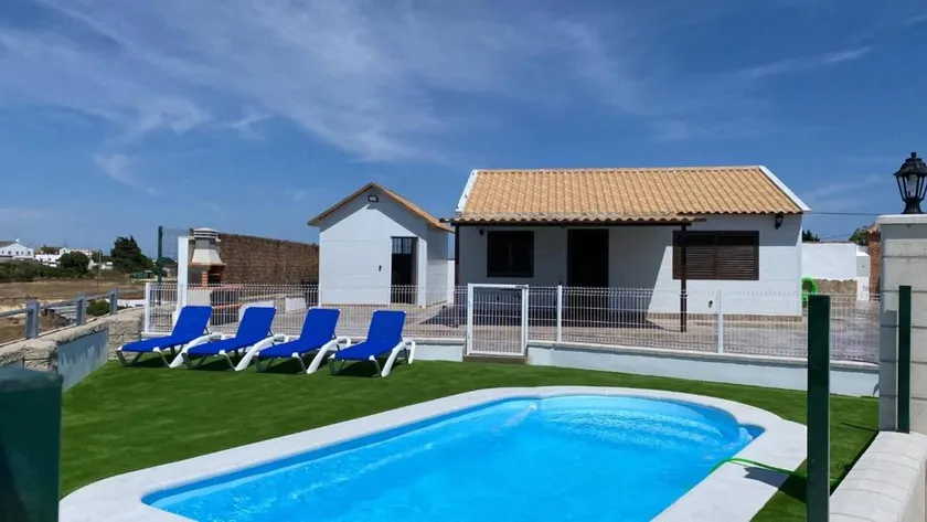 Holiday Home 'Bellavistas' with Mountain View, Wi-Fi and Air Conditioning - Image 1
