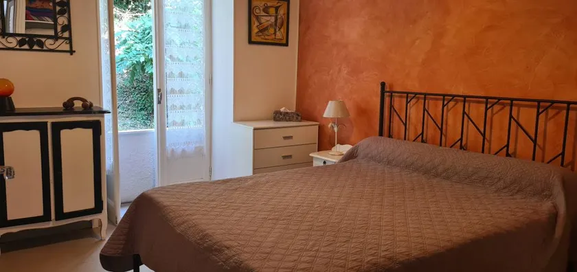 Holiday apartment with garden - Image 1