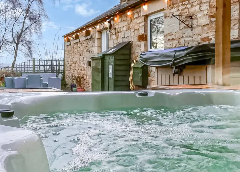 Children-friendly nice cottage with jacuzzi & garden - Image 1