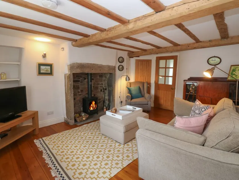 Child-friendly lovely cottage with terrace - Image 1