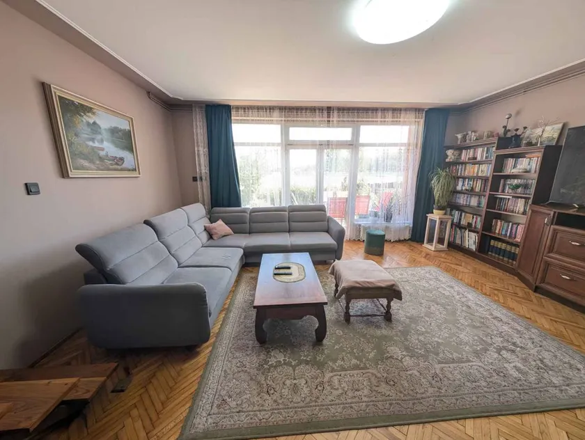 House with barbecue, terrace & garden - Image 1