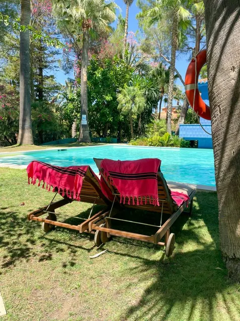 Appartamento con piscina, terrazza e giardino - Image 1