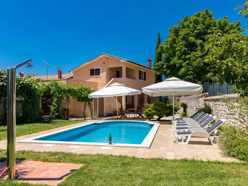 House with terrace, barbecue & garden - Image 1