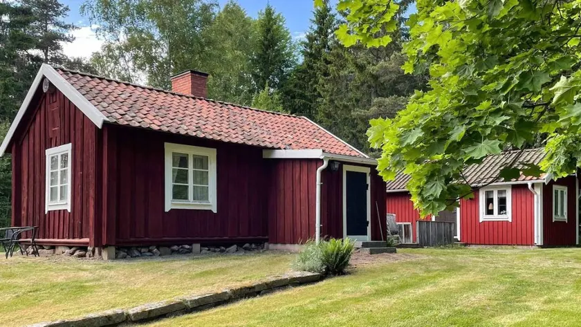 House with garden - Image 1
