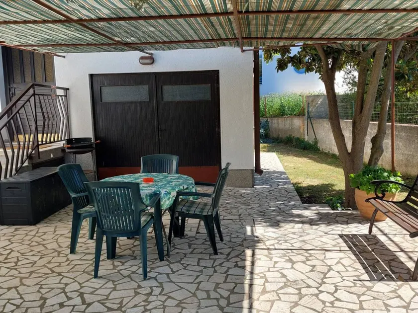 House 1185 - Image 1