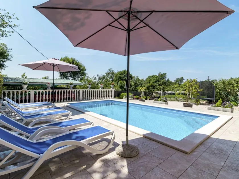 Ferienhaus mit privatem Pool, Grill und Terrasse | Hunde erlaubt - Image 1