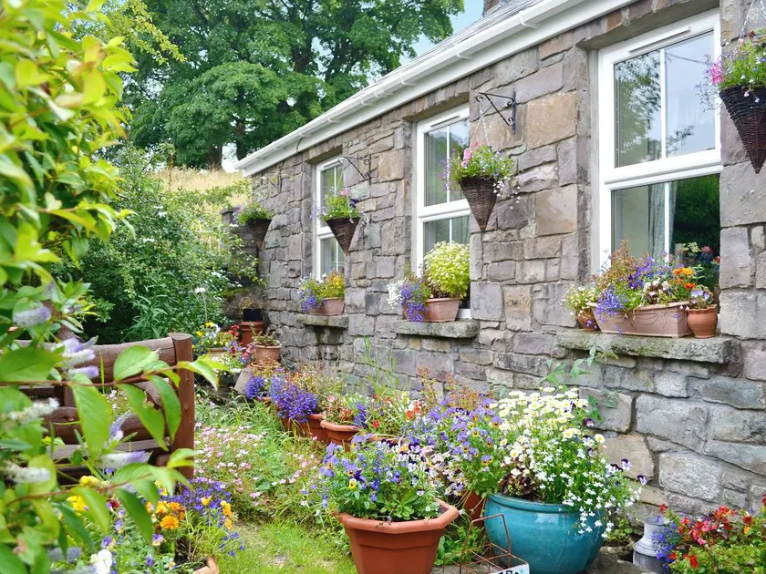 Children-friendly house with garden & barbeque | River view | Pets allowed - Image 1