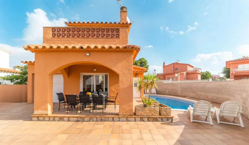Voll ausgestattete schöne Villa mit Terrasse, Grill und Garten | Nah am Strand | Haustiere erlaubt - Image 1