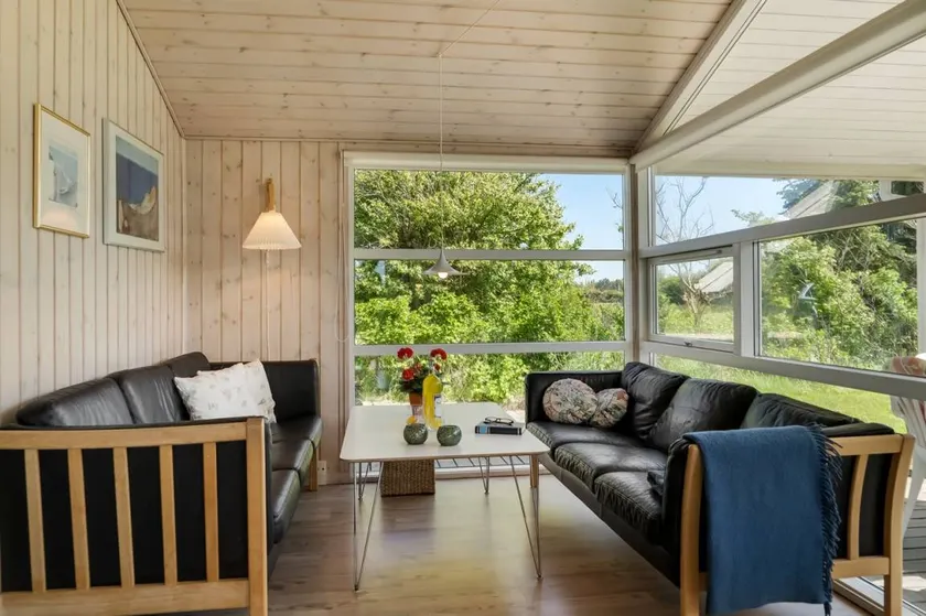 Lovely holiday home with jacuzzi, terrace & BBQ | Pets are welcome - Image 1