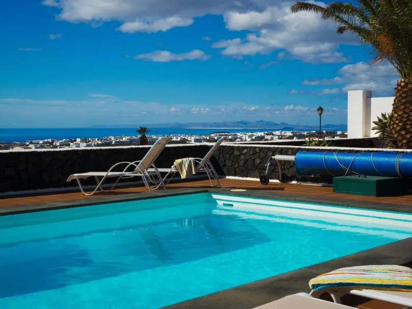Appartamento con barbecue, piscina riscaldata e terrazza - Image 1
