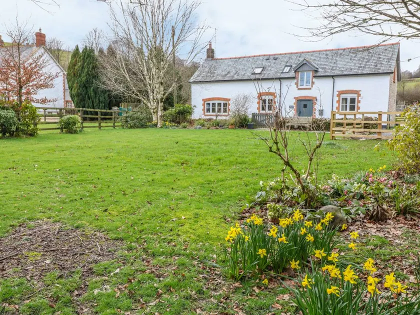 Children-friendly beautiful cottage with garden | Dogs allowed - Image 1