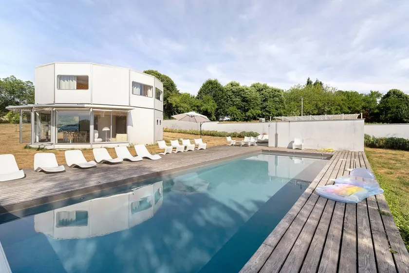 Voll ausgestattetes Landhaus mit Whirlpool, Terrasse und Pool - Image 1