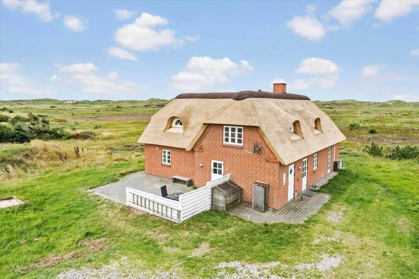 House with terrace, sauna & BBQ - Image 1