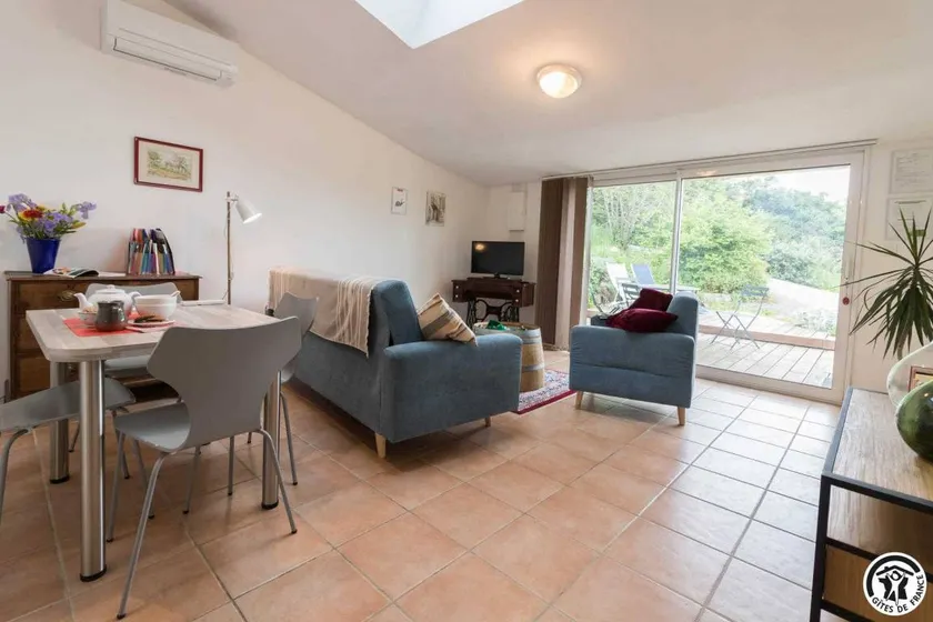 Gite with terrace, pool & garden - Image 1