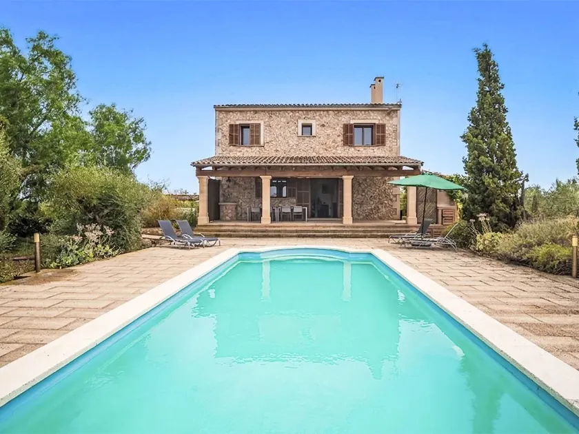 Familienorientiertes Ferienhaus mit Grill, privatem Pool und Terrasse | Bergblick | Perfekt für die Arbeit von Zuhause - Image 1