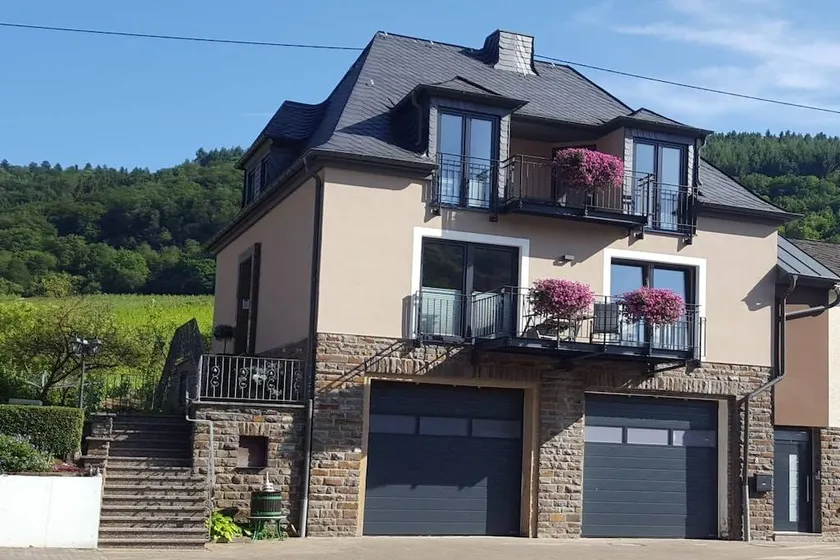 Tolles Ferienhaus mit Terrasse und Garten - Image 1