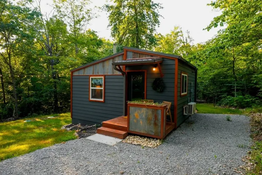 Off-Grid Cabin Surrounded by Trees in Pineville, Missouri - Image 1